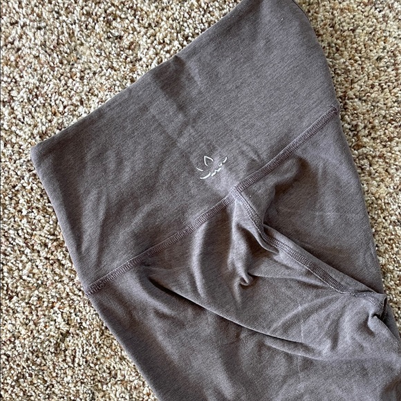 Beyond Yoga Brown Leggings - Picture 1 of 3